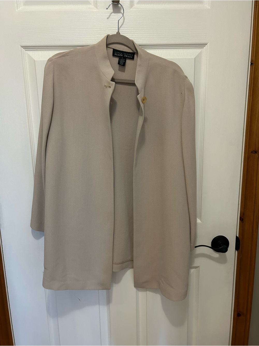 Ellen Tracy Light Beige Open-Front Collarless Jacket and Coordinating Pants